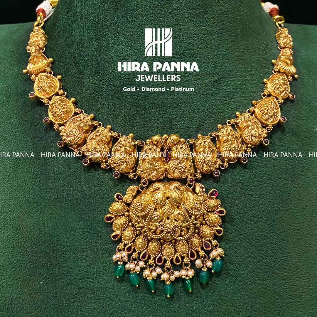 Antique Peacock & Emerald Beads Neckwear