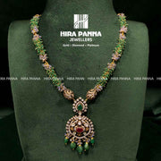 Fancy Victoria  Emerald Beads Nackwear Mala