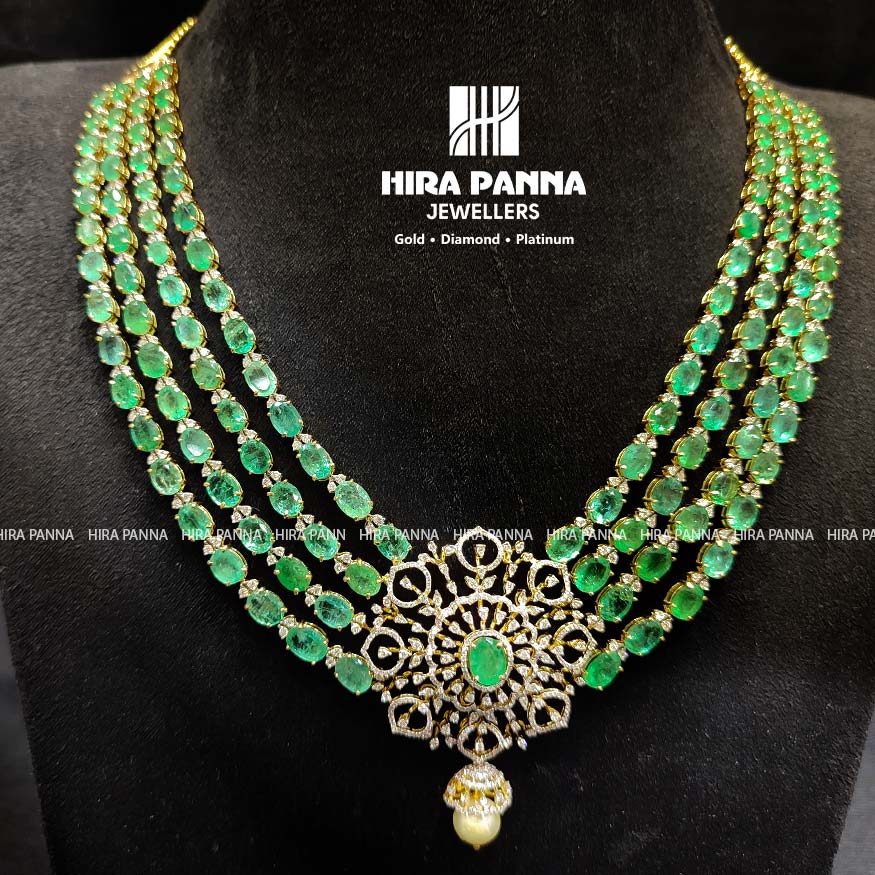 Emerald Diamond Necklace 4 Steps